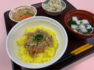 大分県臼杵市の郷土料理「黄飯」