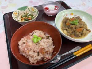 春分の日🌸　メニュー🍱