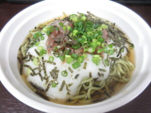 かざし園産玉ねぎのせ「ぶっかけとろろそば」